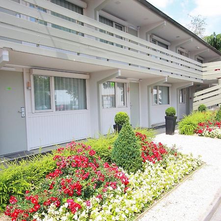 Campanile Montesson - Le Vesinet Hotel Exterior foto