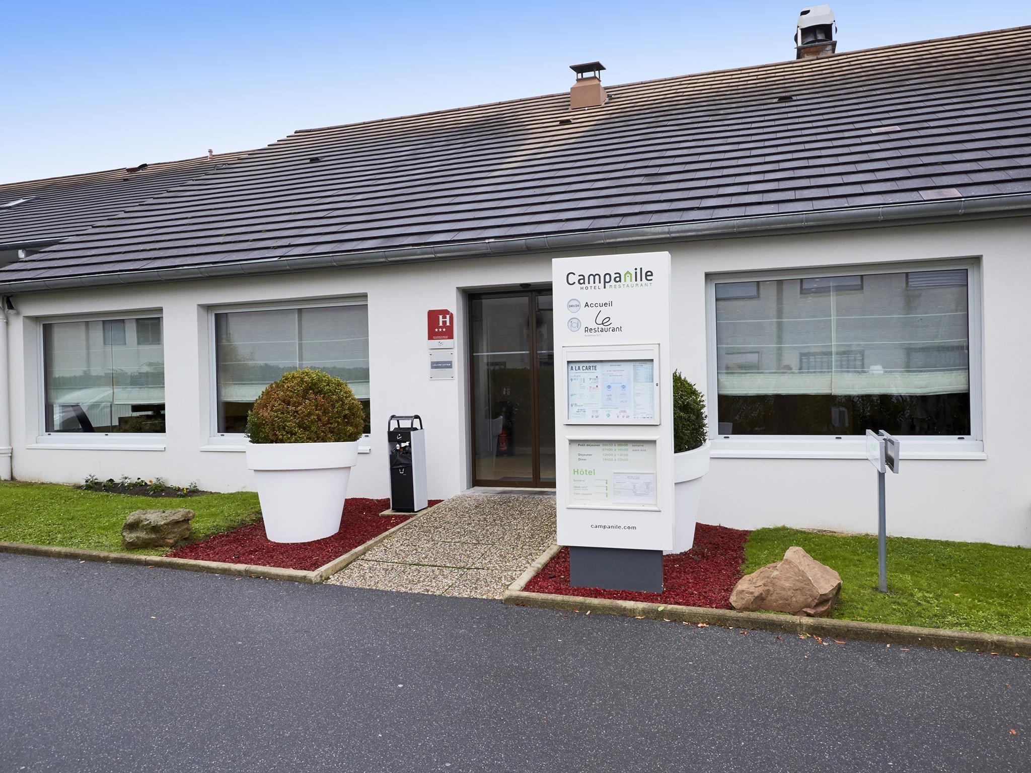 Campanile Montesson - Le Vesinet Hotel Exterior foto